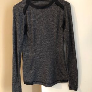 Lululemon thermal black and grey long sleeve top